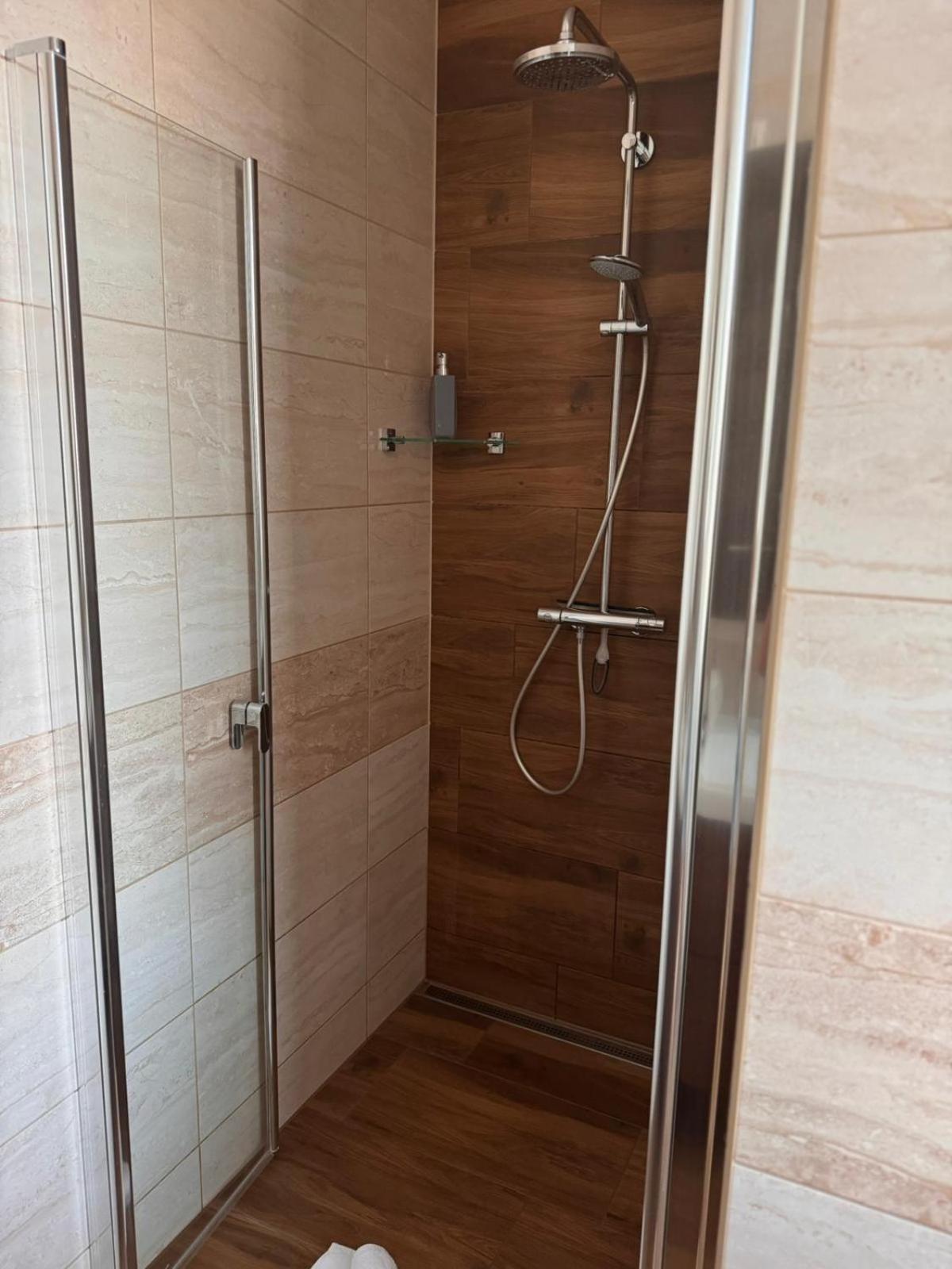 Apartman Ruza Ruzomberok Eksteriør billede