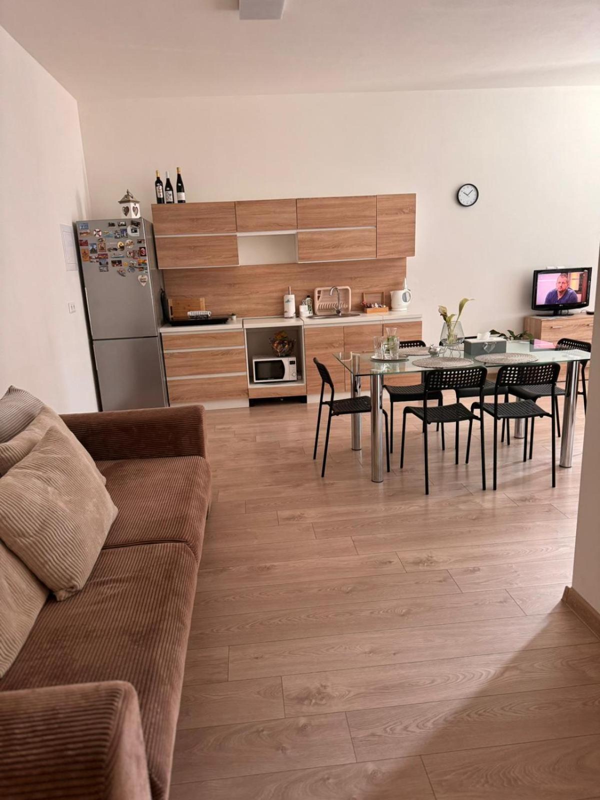 Apartman Ruza Ruzomberok Eksteriør billede